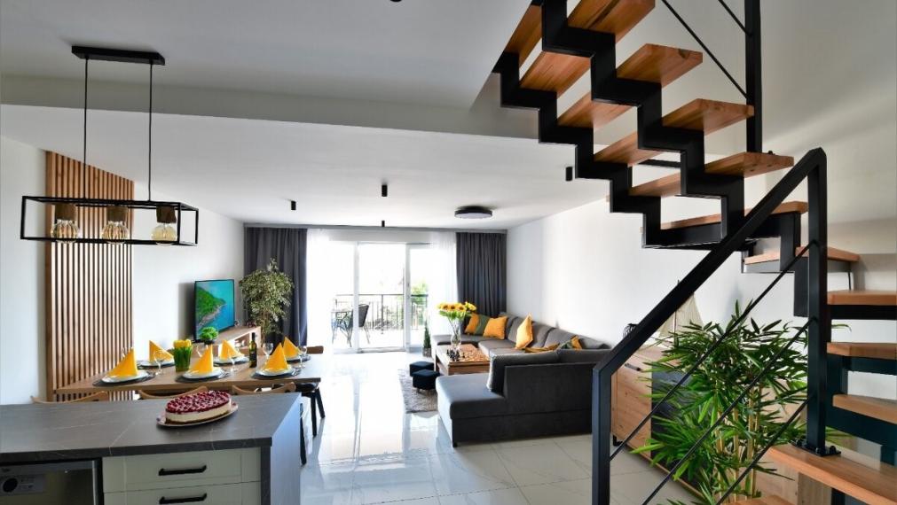 Na prenájom moderne zariadený 3 izbový, dvojpodlažný apartmán na Zemplínskej Šírave