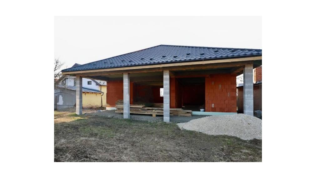 Výmena rozostavaného domu v obci  Rakovec nad Ondavou za byt v Michalovciach.