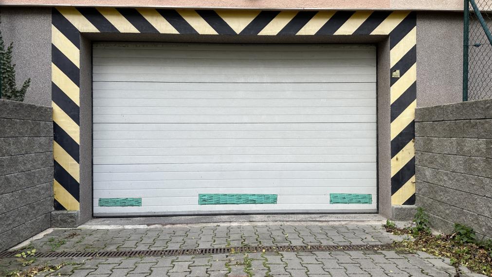 Parkovacie miesto v garáži na predaj