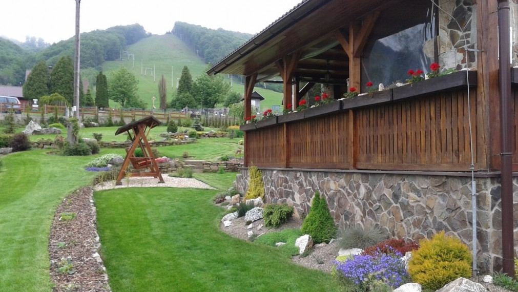 Na predaj - ZRUBOVÁ REKREAČNÁ CHATA v Regetovke