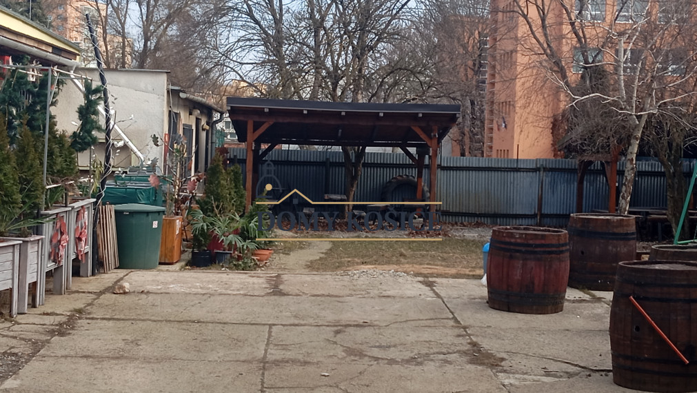 LUKRATÍVNA budova s pozemkom vhodná na developerský projekt!!!