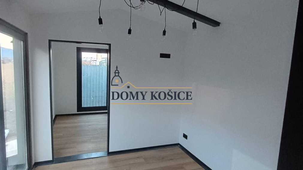 LEADERS & PARTNERS - Na predaj 2-izbový mobilný dom TINY HOUSE - Čiastočne zariadený