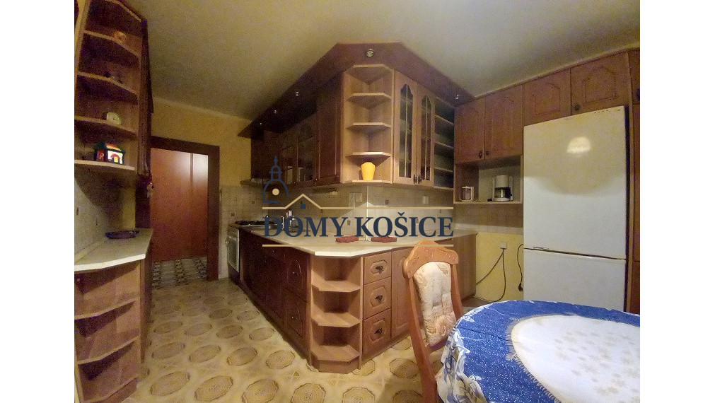 NA PREDAJ 4 izbový byt s balkónom FIĽAKOVO okres LC