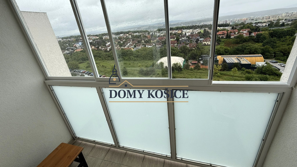 Na predaj 3-izbový byt s loggiou na KVP, ulica Wuppertálska.