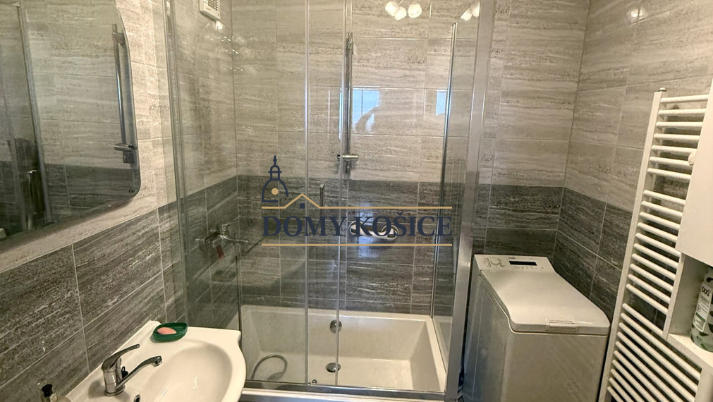 Na predaj 3-izbový byt s loggiou na KVP, ulica Wuppertálska.