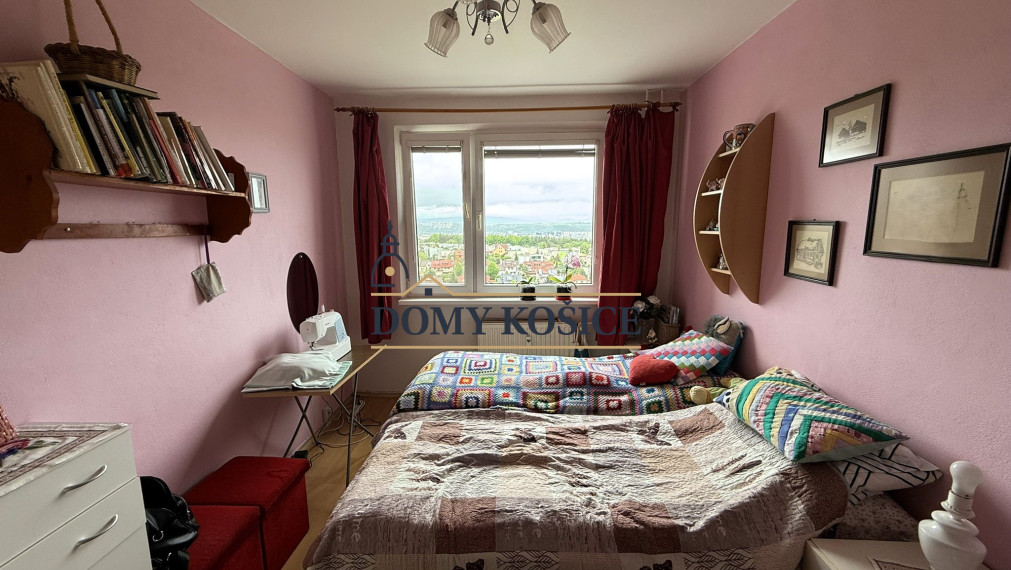 Na predaj 3-izbový byt s loggiou na KVP, ulica Wuppertálska.