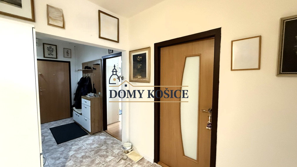 Na predaj 3-izbový byt s loggiou na KVP, ulica Wuppertálska.