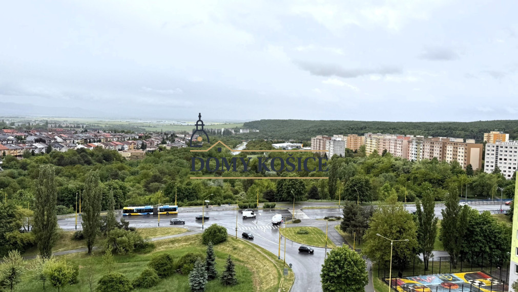 Na predaj 3-izbový byt s loggiou na KVP, ulica Wuppertálska.