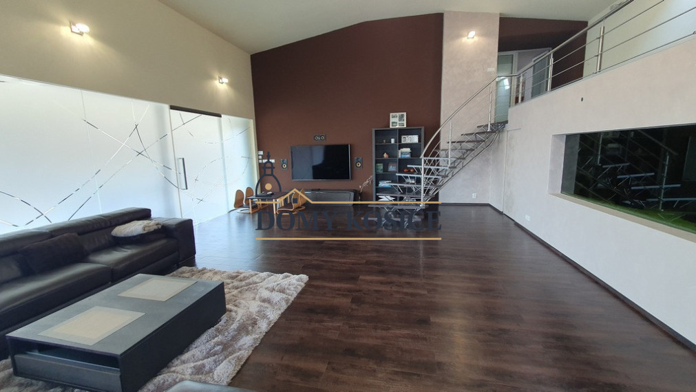 PREDAJ: luxusný 6 izbový dom 400 m2 novostavba 2018 Čenčice