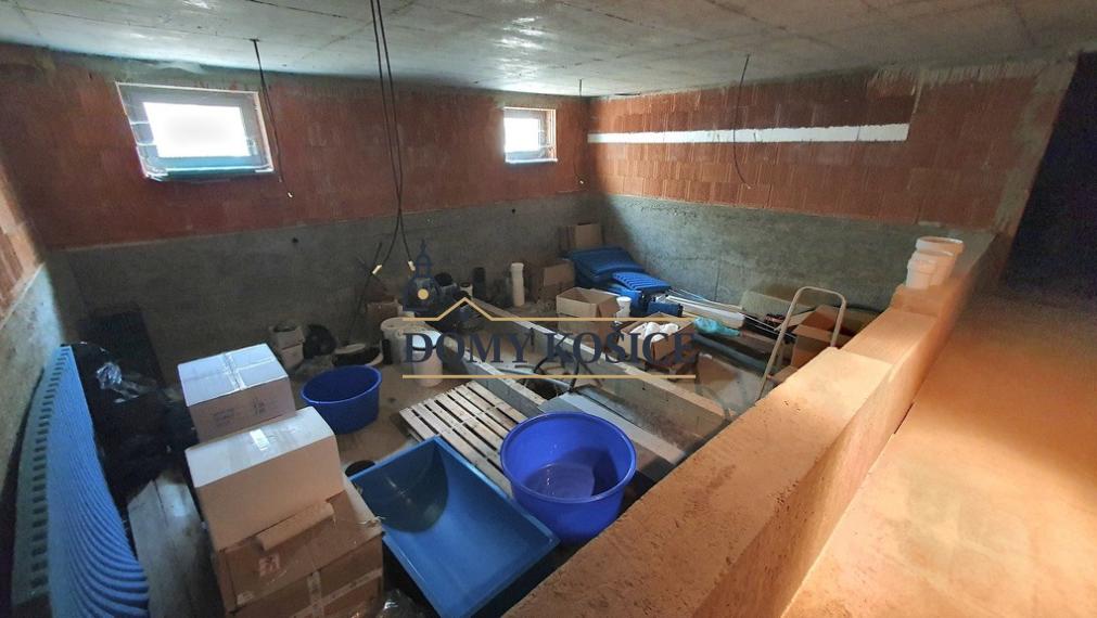 PREDAJ: luxusný 6 izbový dom 400 m2 novostavba 2018 Čenčice