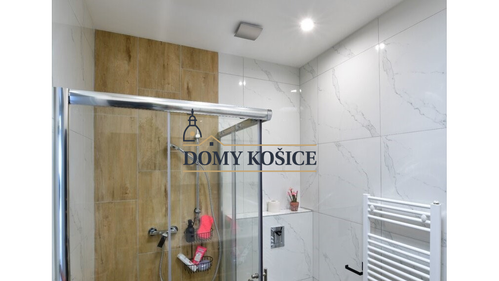 Na prenájom moderne zariadený 3 izbový, dvojpodlažný apartmán na Zemplínskej Šírave