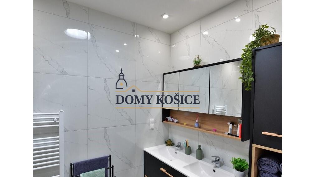 Na prenájom moderne zariadený 3 izbový, dvojpodlažný apartmán na Zemplínskej Šírave