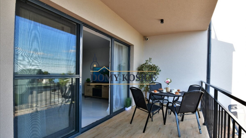 Na prenájom moderne zariadený 3 izbový, dvojpodlažný apartmán na Zemplínskej Šírave