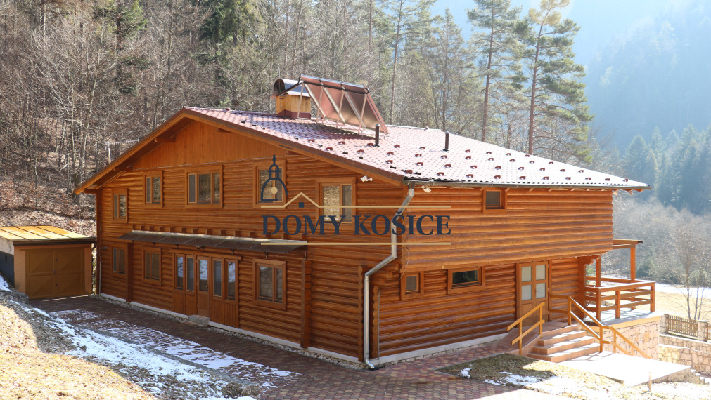 Luxusná chata - rekreačný objekt  - chránené územie