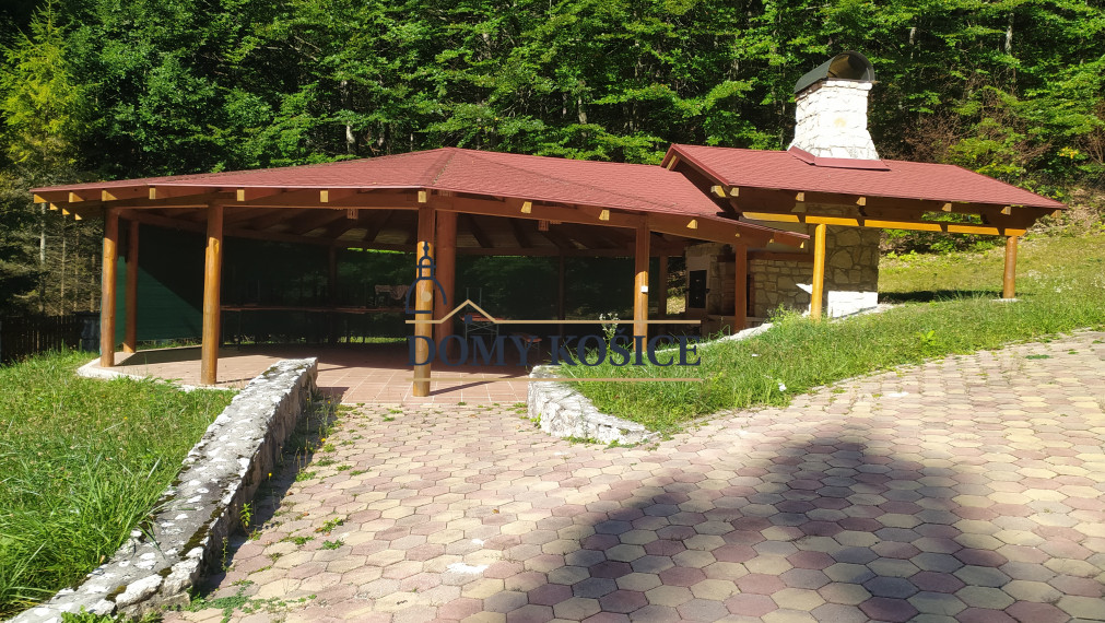 Luxusná chata - rekreačný objekt  - chránené územie