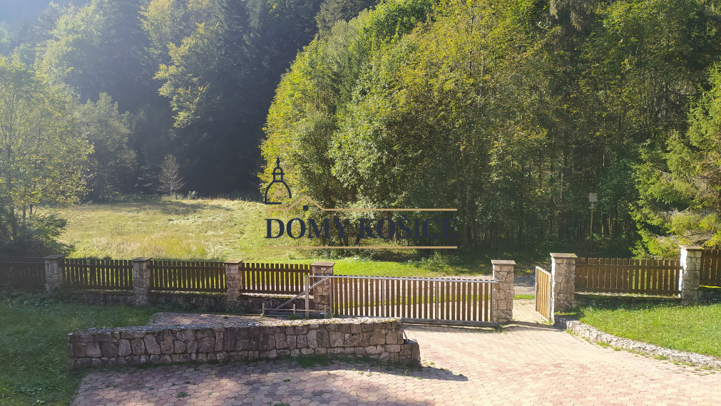 Luxusná chata - rekreačný objekt  - chránené územie