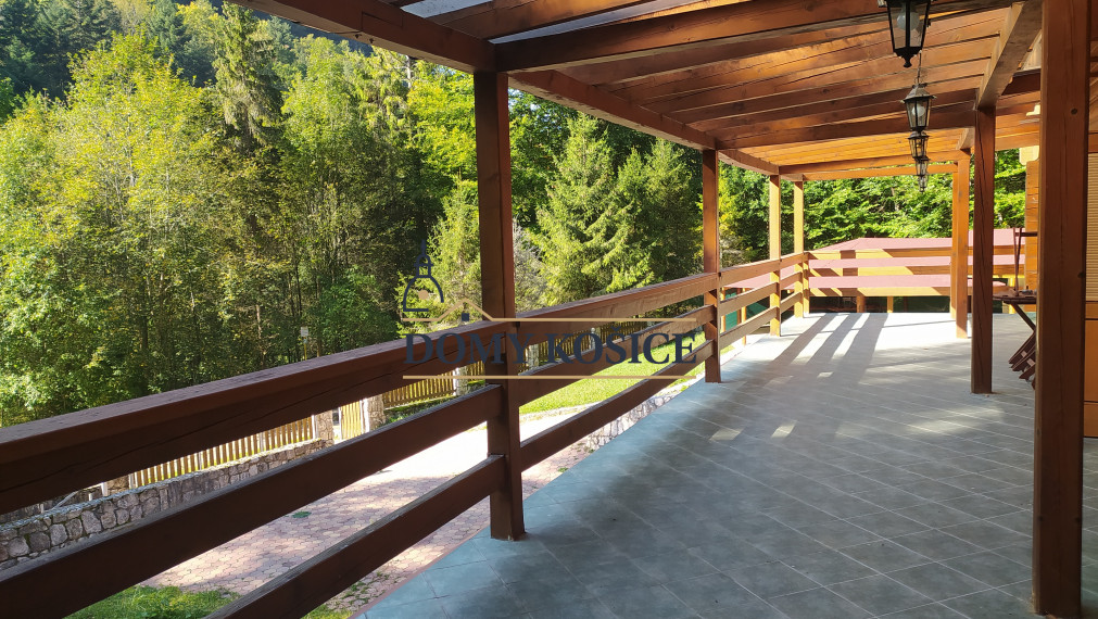 Luxusná chata - rekreačný objekt  - chránené územie