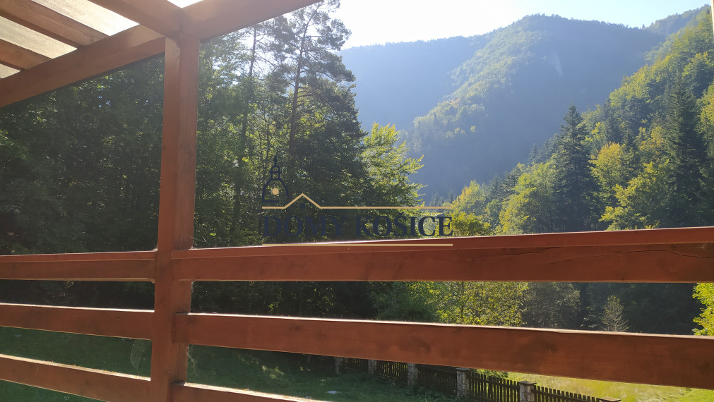 Luxusná chata - rekreačný objekt  - chránené územie