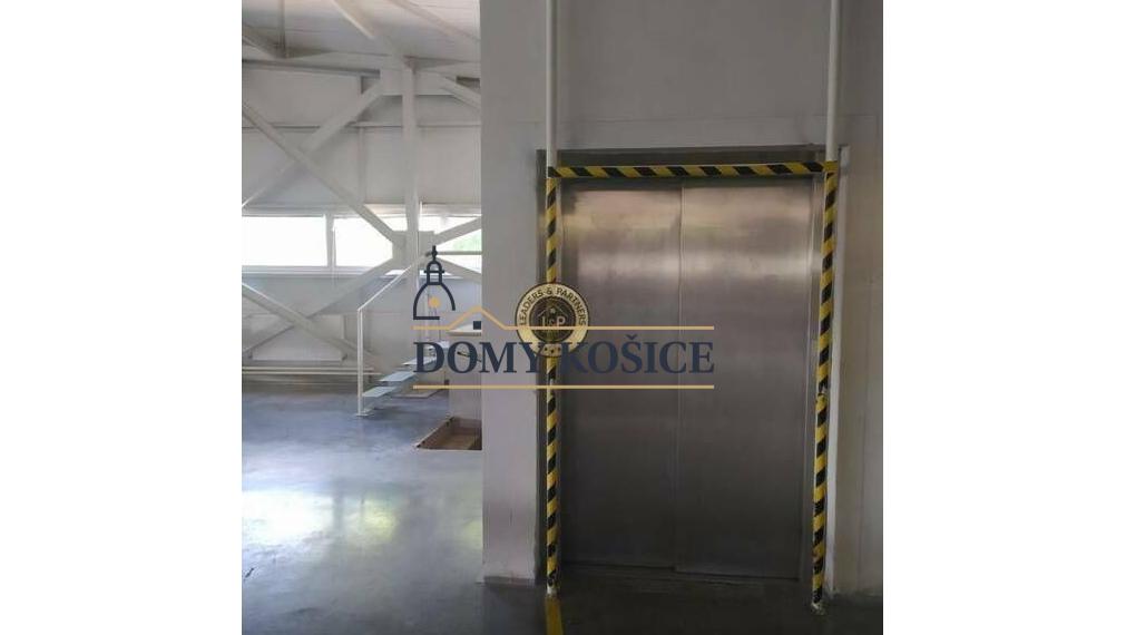 Na predaj logisticko priemyselný areál  / sklad Prešov - Malý Šariš