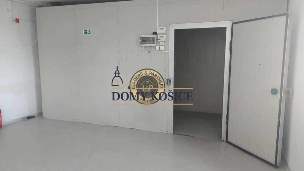 Na predaj logisticko priemyselný areál  / sklad Prešov - Malý Šariš