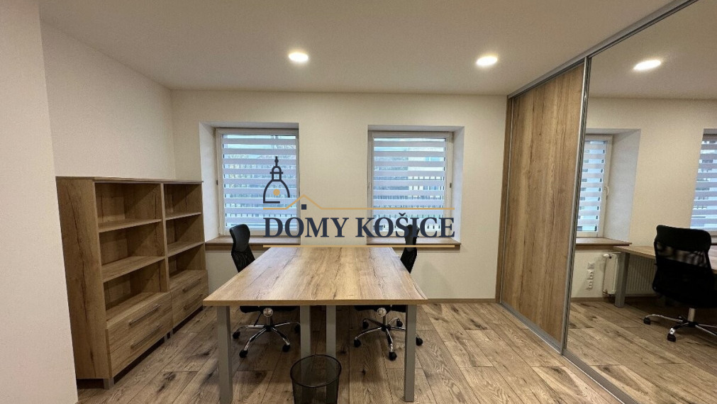 NA PRENÁJOM administratívna budova - kancelárie - Petrovany