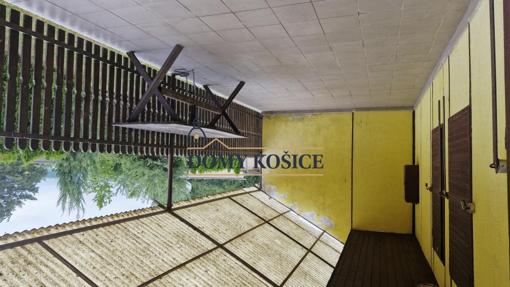 Na predaj chata na Zemplínskej Šírave, Prímestská oblasť