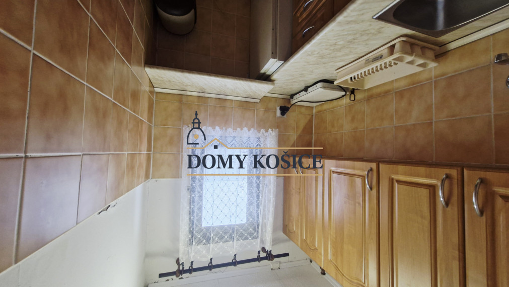 Na predaj chata na Zemplínskej Šírave, Prímestská oblasť