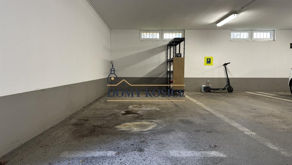 Parkovacie miesto v garáži na predaj