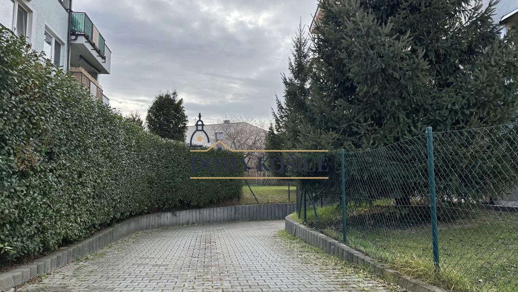 Parkovacie miesto v garáži na predaj