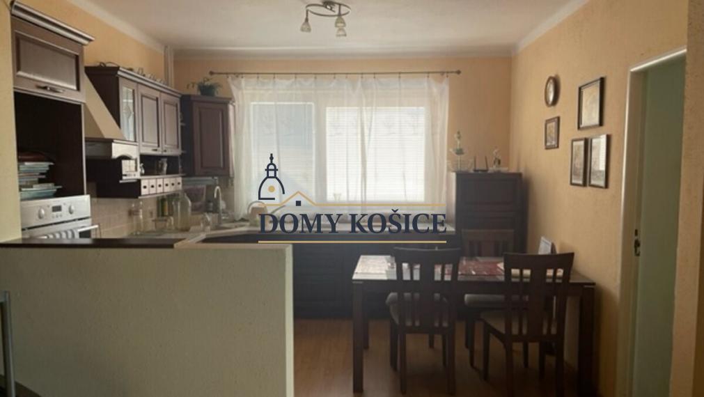 Priestranný viacgeneračný rodinný dom Košice-Košická Nová Ves.