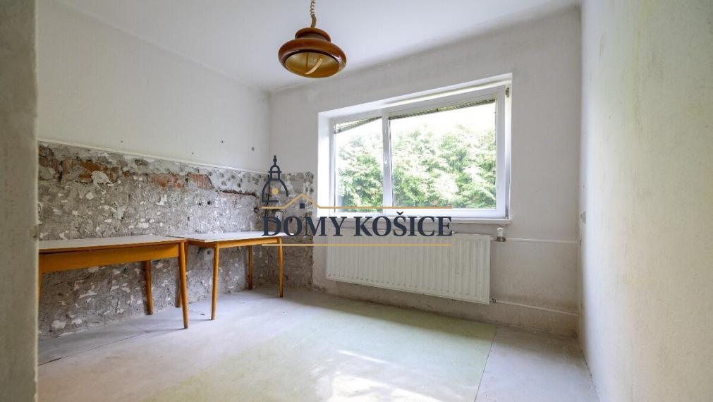 Priestranný viacgeneračný rodinný dom Košice-Košická Nová Ves.