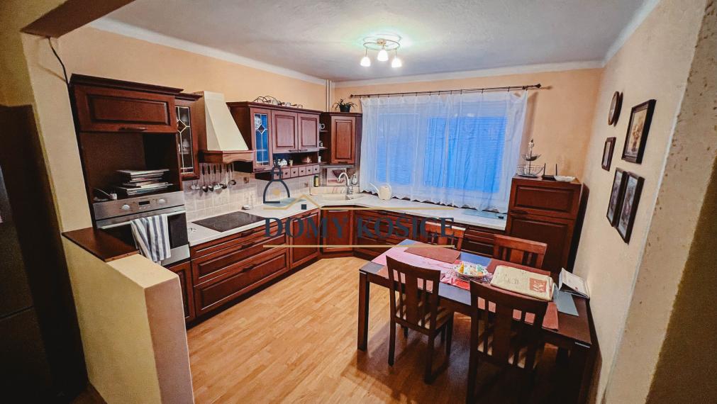 Priestranný viacgeneračný rodinný dom Košice-Košická Nová Ves.