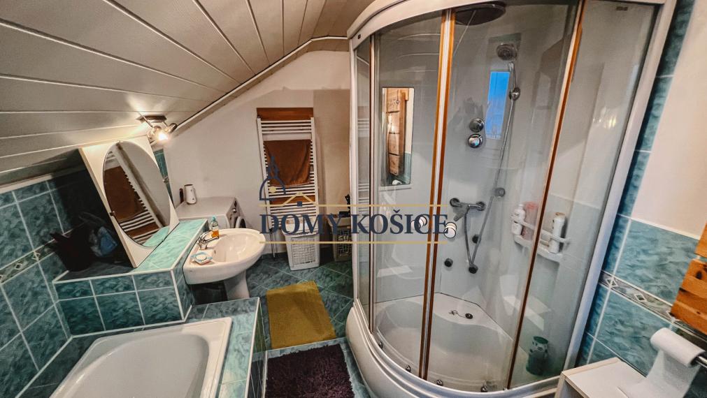 Priestranný viacgeneračný rodinný dom Košice-Košická Nová Ves.