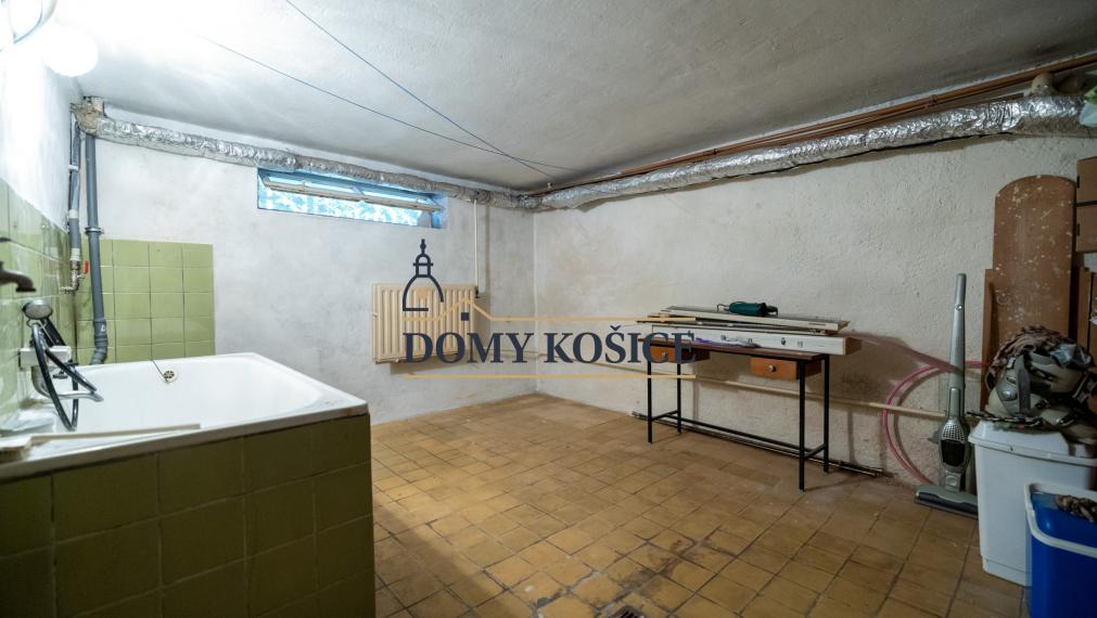 Priestranný viacgeneračný rodinný dom Košice-Košická Nová Ves.