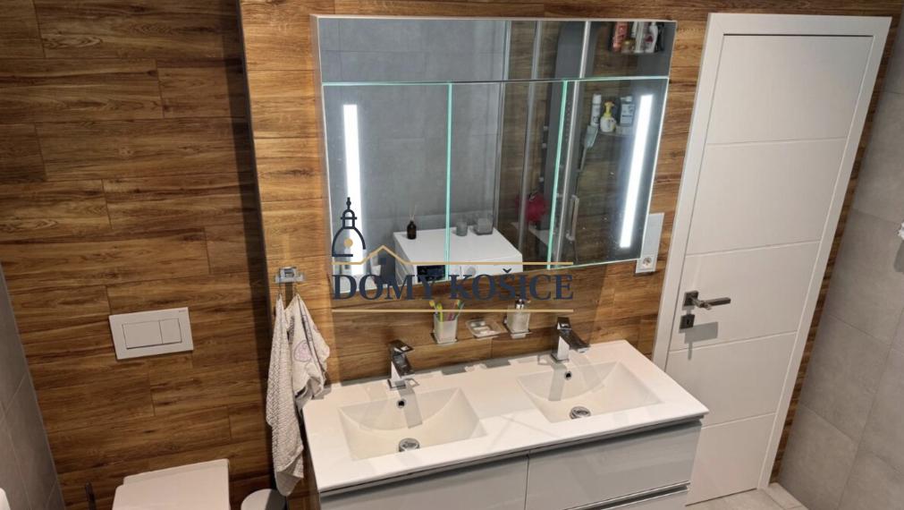 Luxusný 4-izb. byt s klimatizáciou - Staré Mesto