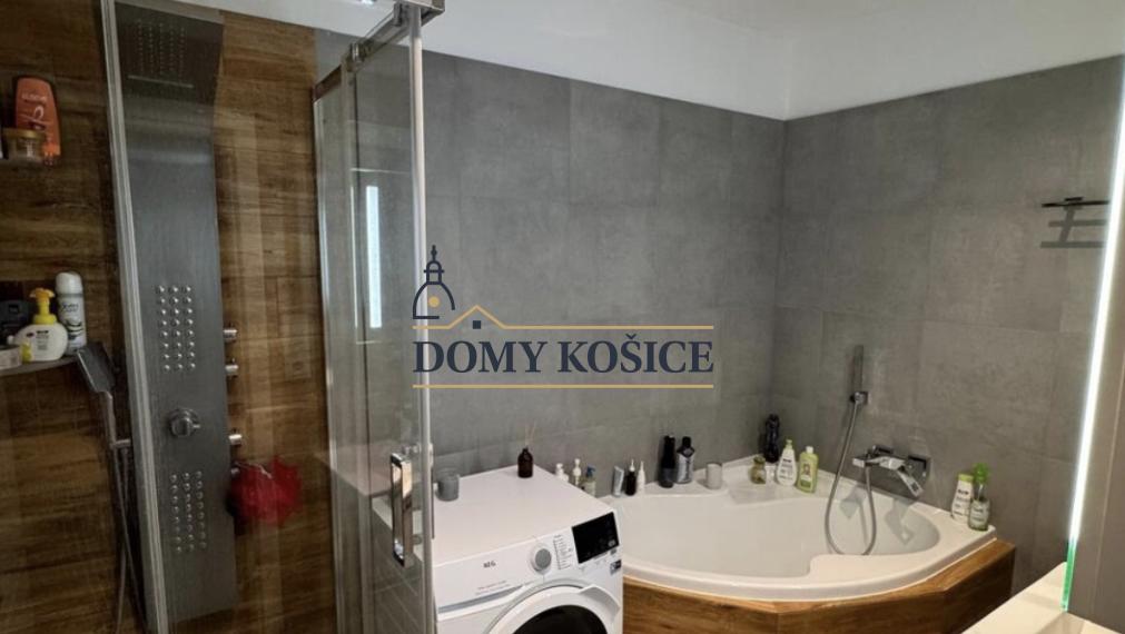 Luxusný 4-izb. byt s klimatizáciou - Staré Mesto