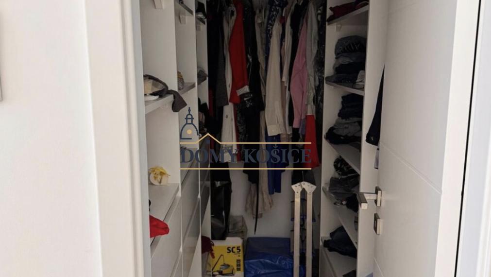 Luxusný 4-izb. byt s klimatizáciou - Staré Mesto