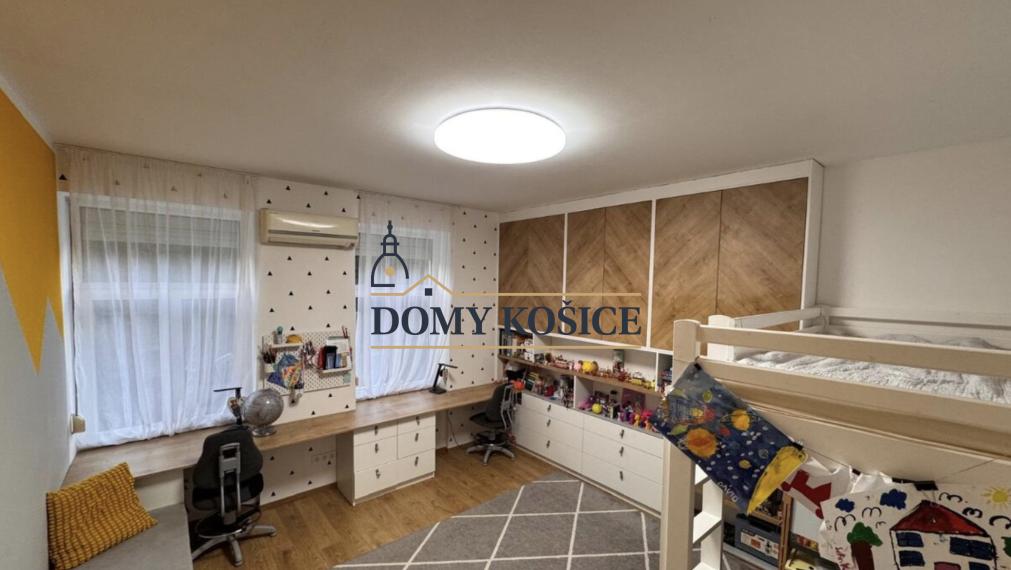 Luxusný 4-izb. byt s klimatizáciou - Staré Mesto