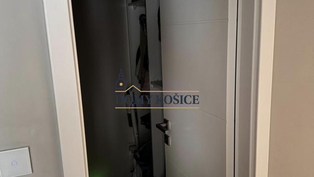 Luxusný 4-izb. byt s klimatizáciou - Staré Mesto