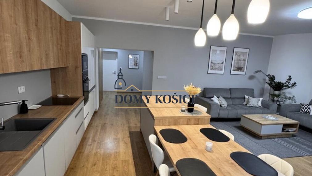 Luxusný 4-izb. byt s klimatizáciou - Staré Mesto