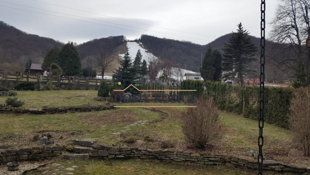 Na predaj - ZRUBOVÁ REKREAČNÁ CHATA v Regetovke