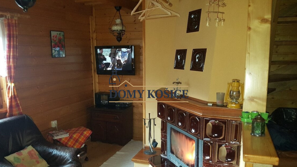 Na predaj - ZRUBOVÁ REKREAČNÁ CHATA v Regetovke