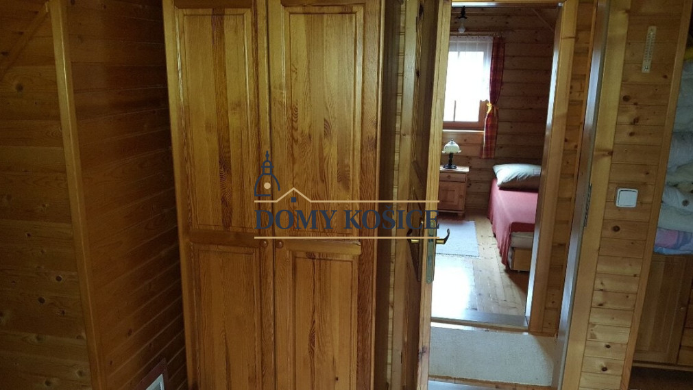 Na predaj - ZRUBOVÁ REKREAČNÁ CHATA v Regetovke