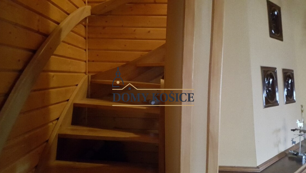 Na predaj - ZRUBOVÁ REKREAČNÁ CHATA v Regetovke