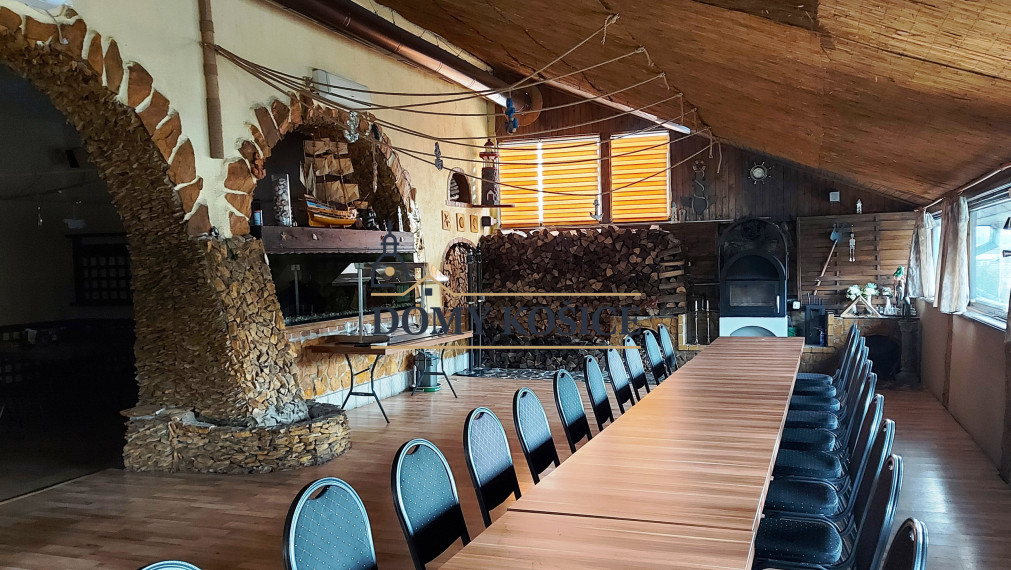 Zaujímavá podnikateľská príležitosť. Exkluzívne  na predaj Hotel KORZO v Sečovciach .