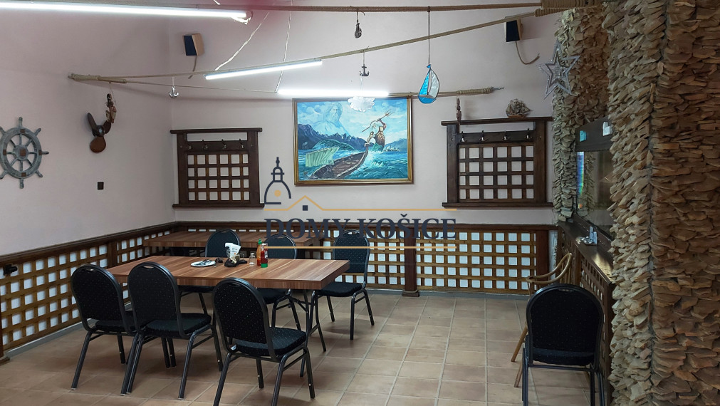 Zaujímavá podnikateľská príležitosť. Exkluzívne  na predaj Hotel KORZO v Sečovciach .