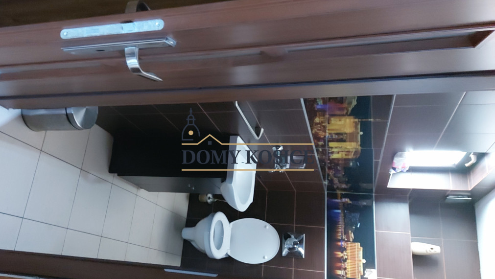 Zaujímavá podnikateľská príležitosť. Exkluzívne  na predaj Hotel KORZO v Sečovciach .