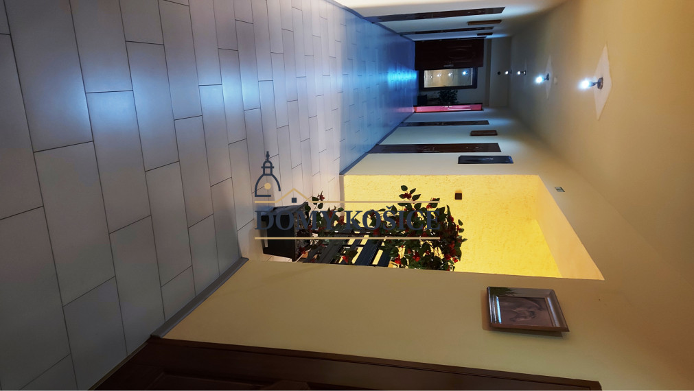 Zaujímavá podnikateľská príležitosť. Exkluzívne  na predaj Hotel KORZO v Sečovciach .