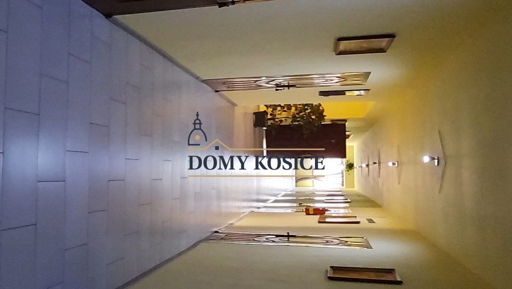 Zaujímavá podnikateľská príležitosť. Exkluzívne  na predaj Hotel KORZO v Sečovciach .