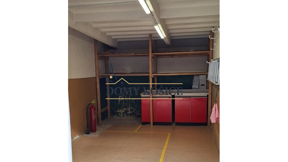 PREDAJ garáž v blízkosti OC Galéria